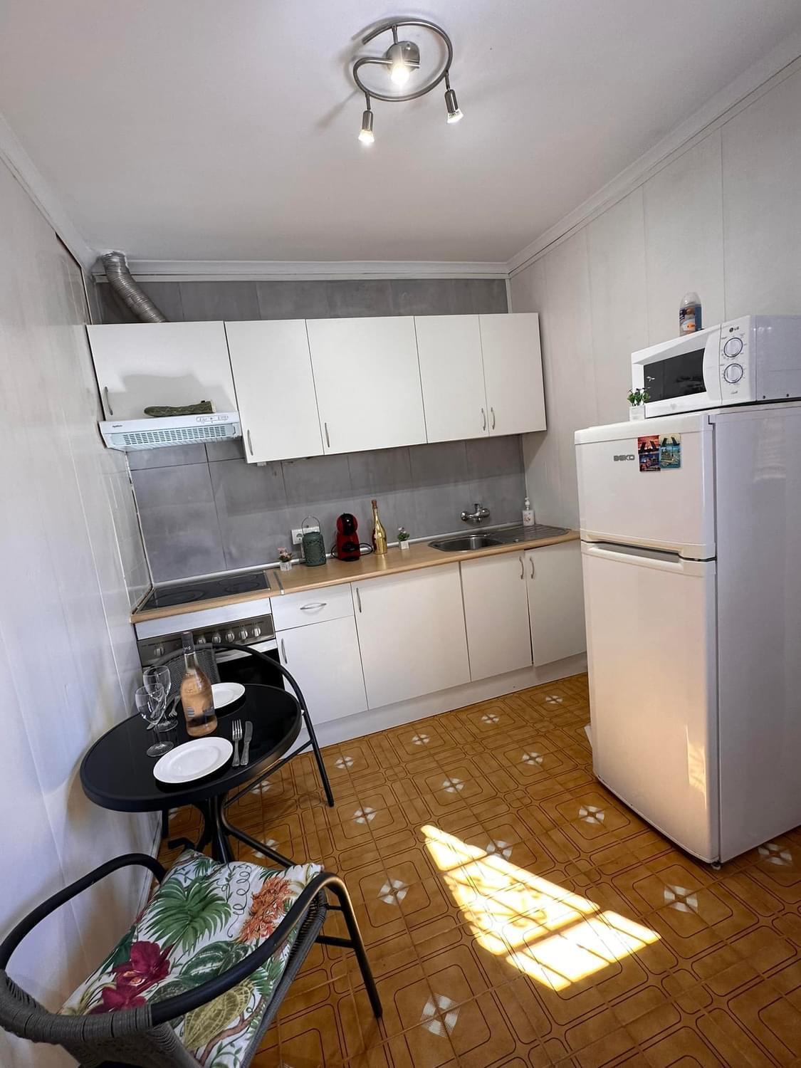 Theo Apartment