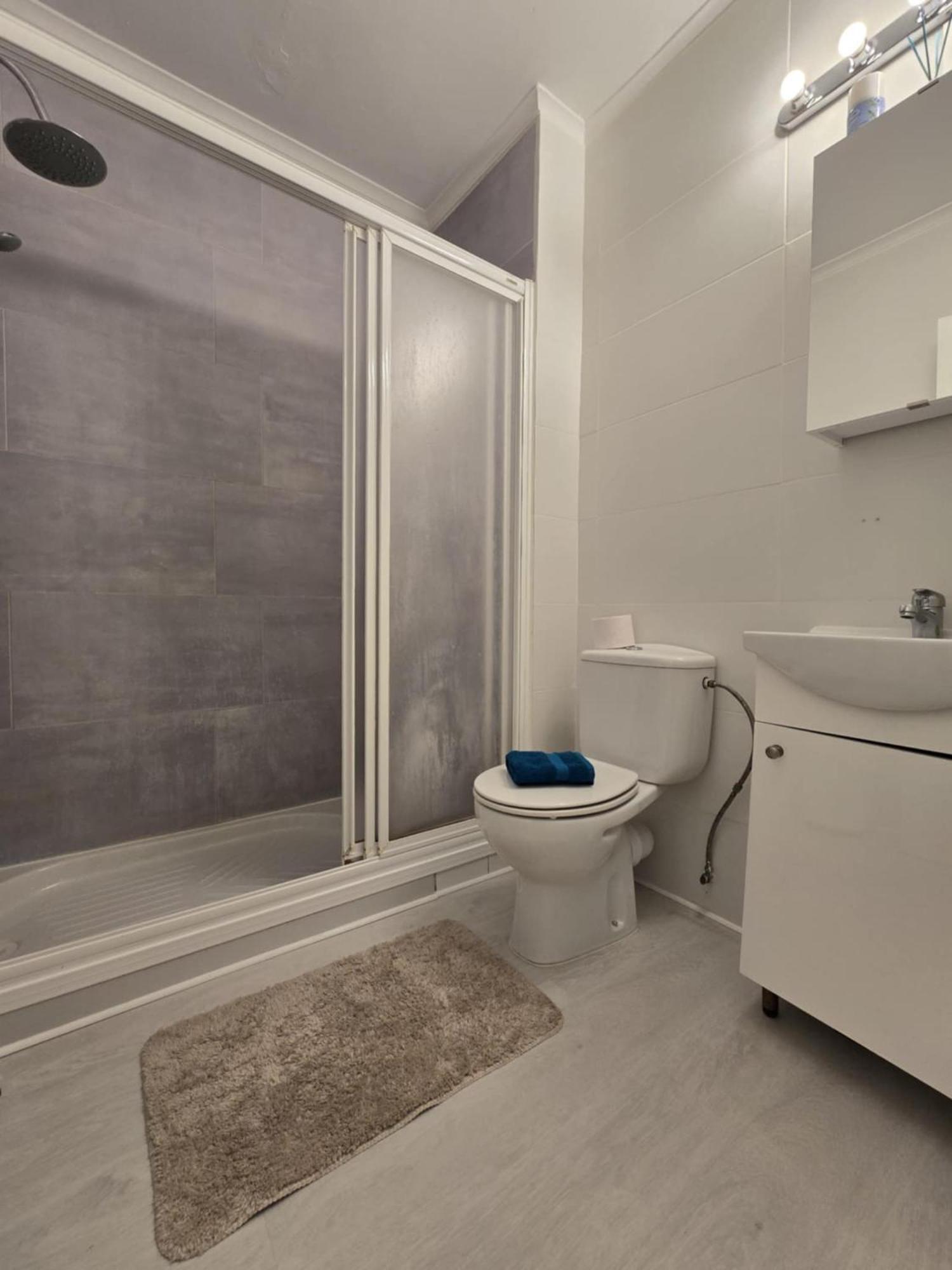 Theo Apartment